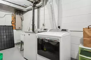 1860 McMenemy St, Maplewood, MN 55117 - Photo 15