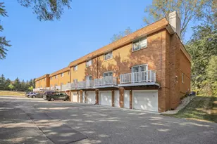 1860 McMenemy St, Maplewood, MN 55117 - Photo 23