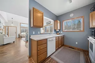 12975 Echo Ln Ln, Apple Valley, MN 55124 - Photo 9