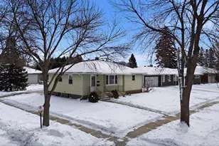 2204 7th St S, Moorhead, MN 56560 - Photo 31