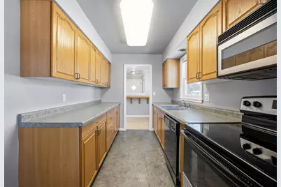 2204 7th Street S, Moorhead, MN 56560 - Photo 9