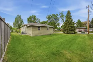 2204 7th St S, Moorhead, MN 56560 - Photo 5