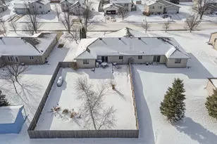 1002 9th Ave SE, Barnesville, MN 56514 - Photo 3