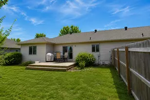 1002 9th Ave SE, Barnesville, MN 56514 - Photo 3