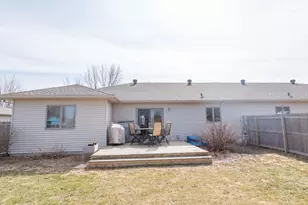 1002 9th Ave SE, Barnesville, MN 56514 - Photo 5