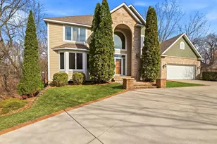 4561 Oak Pond Rd, Eagan, MN 55123 - Photo 3