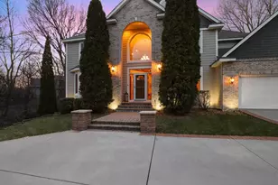 4561 Oak Pond Rd, Eagan, MN 55123 - Photo 5