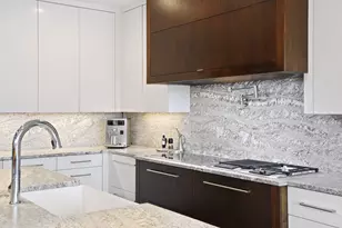 4812 Lakeview Dr, Edina, MN 55424 - Photo 15