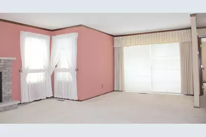 542 Graham Street SW, Hutchinson, MN 55350 - Photo 7