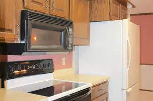 542 Graham St SW, Hutchinson, MN 55350 - Photo 11