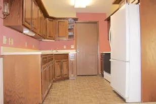 542 Graham St SW, Hutchinson, MN 55350 - Photo 7