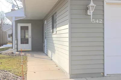 542 Graham Street SW, Hutchinson, MN 55350 - Photo 3