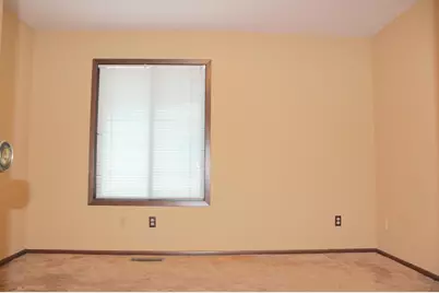 542 Graham Street SW, Hutchinson, MN 55350 - Photo 17