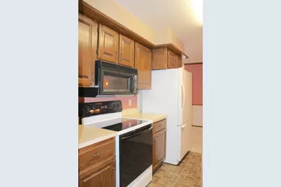 542 Graham Street SW, Hutchinson, MN 55350 - Photo 11