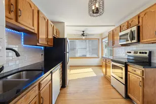 861 Algonquin Ave, Saint Paul, MN 55119 - Photo 27