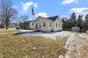 861 Algonquin Ave, Saint Paul, MN 55119 - Photo 1