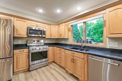 2018 Paulis Drive, Faribault, MN 55021 - Photo 9