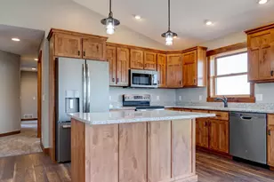 453 Coyote Way, New Richmond, WI 54017 - Photo 3