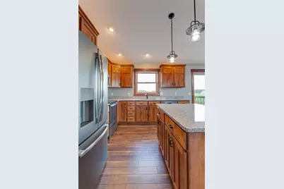 453 Coyote Way, New Richmond, WI 54017 - Photo 7