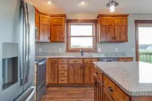 453 Coyote Way, New Richmond, WI 54017 - Photo 7