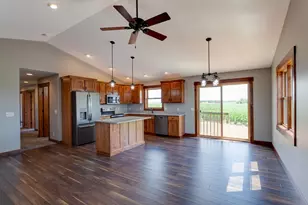 453 Coyote Way, New Richmond, WI 54017 - Photo 9