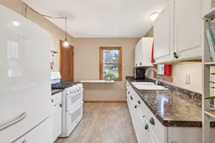 4701 Hampshire Ave N, Crystal, MN 55428 - Photo 5