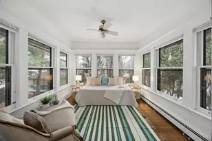 2205 Kenwood Pkwy, Minneapolis, MN 55405 - Photo 17