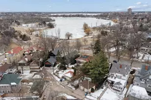 2205 Kenwood Pkwy, Minneapolis, MN 55405 - Photo 31