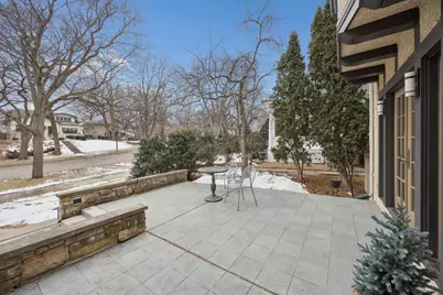 2205 Kenwood Parkway, Minneapolis, MN 55405 - Photo 25