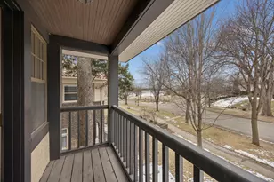 2205 Kenwood Pkwy, Minneapolis, MN 55405 - Photo 23