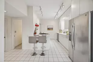 2205 Kenwood Pkwy, Minneapolis, MN 55405 - Photo 11