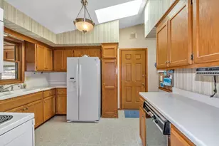 683 Riviera Dr, New Brighton, MN 55112 - Photo 11