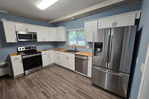 111 Markley Ave S, Thief River Falls, MN 56701 - Photo 7