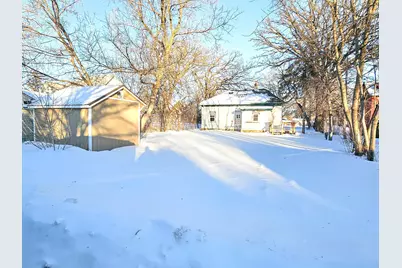 111 Markley Avenue S, Thief River Falls, MN 56701 - Photo 3