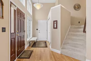 138 White Oaks Ln, Vadnais Heights, MN 55127 - Photo 7