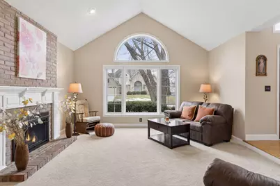 138 White Oaks Lane, Vadnais Heights, MN 55127 - Photo 5