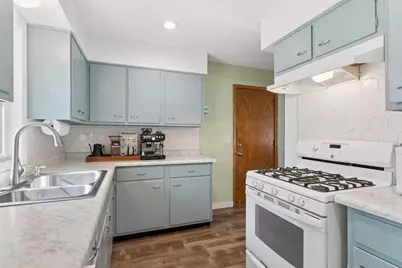 2401 Jones Place W, Bloomington, MN 55431 - Photo 7