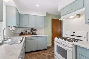 2401 Jones Pl W, Bloomington, MN 55431 - Photo 7