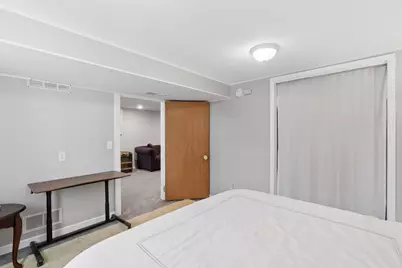 2401 Jones Place W, Bloomington, MN 55431 - Photo 27