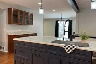 704 Miller Ave, Windom, MN 56101 - Photo 5