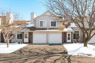 929 Old Steine Cir, New Brighton, MN 55112 - Photo 1