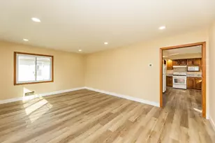 5214 Oliver Ave N, Minneapolis, MN 55430 - Photo 9