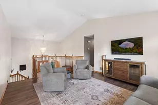 617 Highland Cir, Circle Pines, MN 55014 - Photo 7