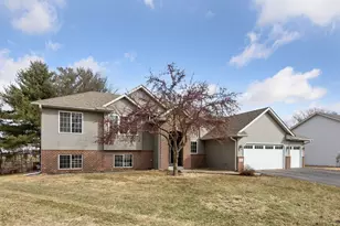 617 Highland Cir, Circle Pines, MN 55014 - Photo 3