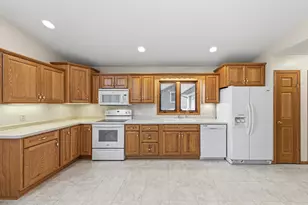 216 3rd St NE, New Richland, MN 56072 - Photo 9