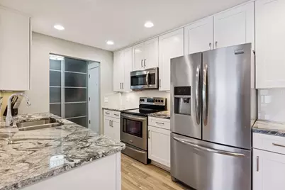 205 Barry Avenue S #221, Wayzata, MN 55391 - Photo 1