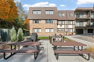 205 Barry Ave S, Wayzata, MN 55391 - Photo 23