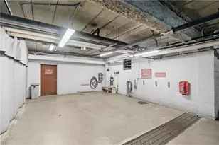 205 Barry Ave S, Wayzata, MN 55391 - Photo 25