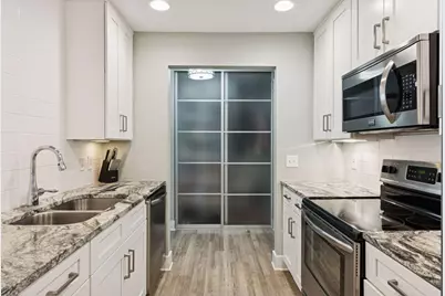 205 Barry Avenue S #221, Wayzata, MN 55391 - Photo 11