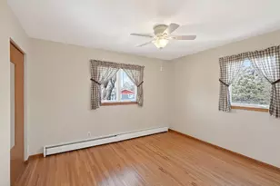 1365 Pinewood Dr, Woodbury, MN 55125 - Photo 11